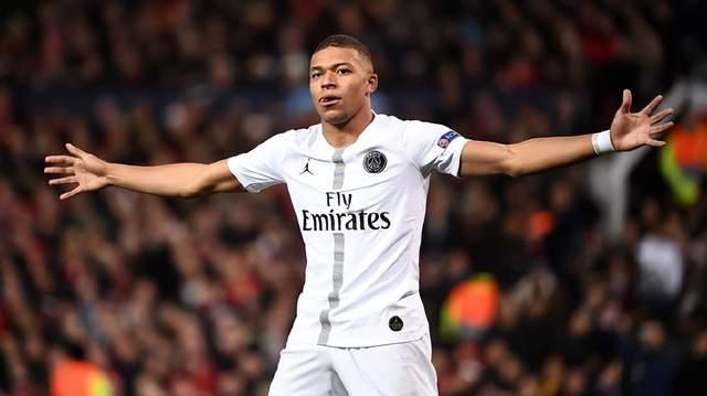 皇马右后卫告急！哈维·阿隆索面临五大选择，巴尔韦德成最佳替身