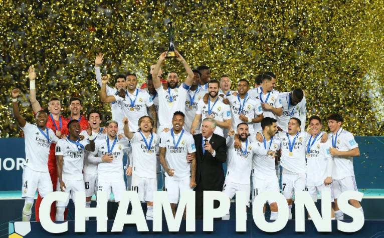 懂球帝12周年120大瞬间决赛：梅西捧大力神杯PK武磊绝平巴萨