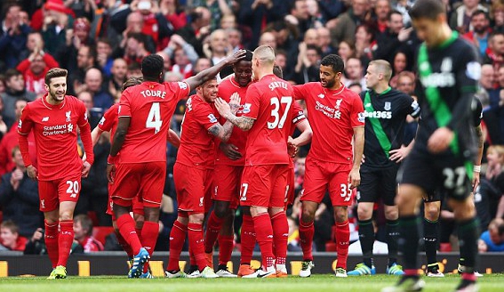 孙颖莎王楚钦赛前训练气氛轻松，大头仰头大笑，大笑引发全场欢笑