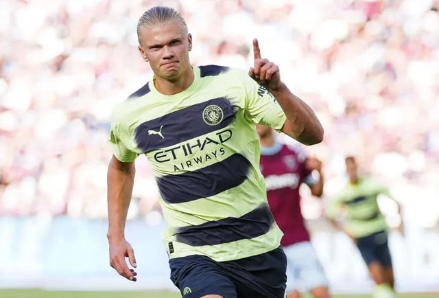 崩盘预警！皇马更衣室分裂，阿隆索帅位悬了，战曼城是最后救赎！