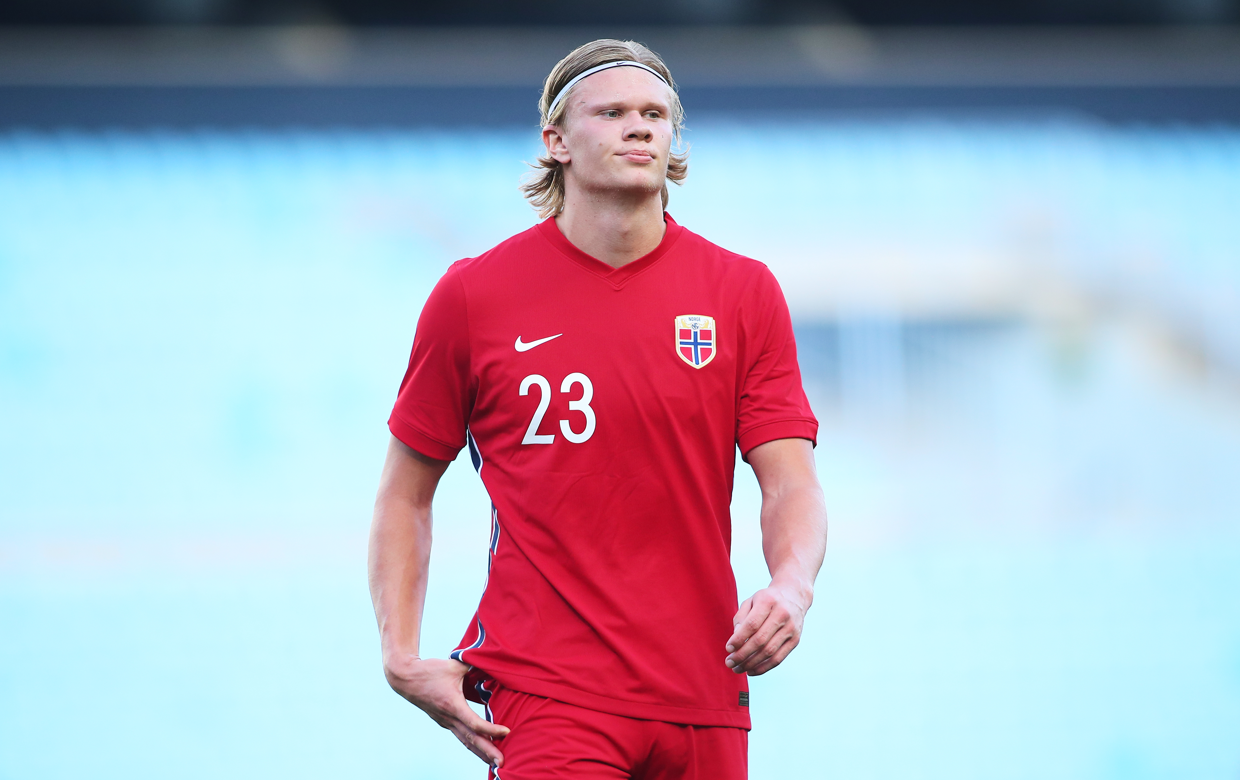 欧文快攻压哨上篮，全场沸腾