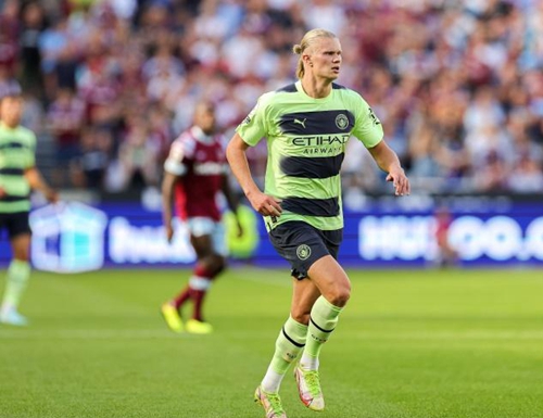 荷媒：利物浦有意阿尔克马尔新星斯密特，斯洛特对其很欣赏